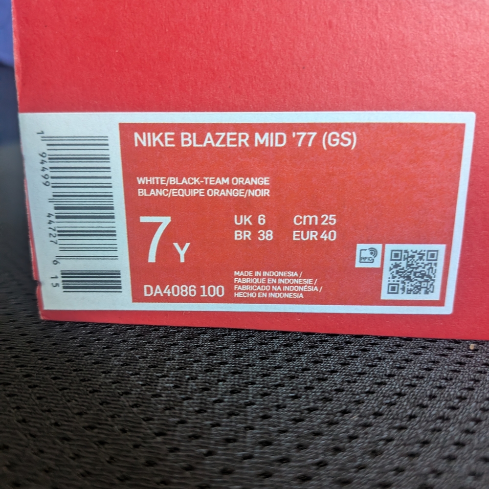 Nike Kids White and Black High-Top Sneakers - Picture 7 of 7